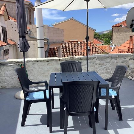 Portside Apartment Kaštela Esterno foto